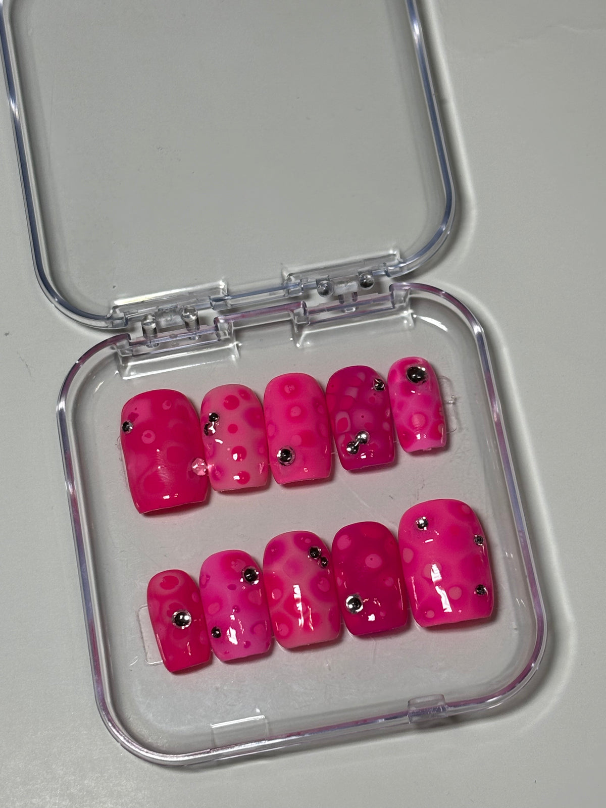 Hot pink pop